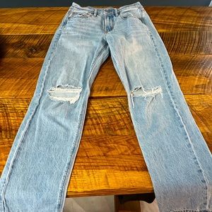 90s straight leg light wash american eagle ripped jeans